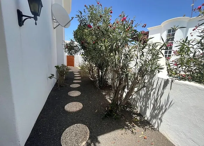 Anna With Heated Pool Vila *